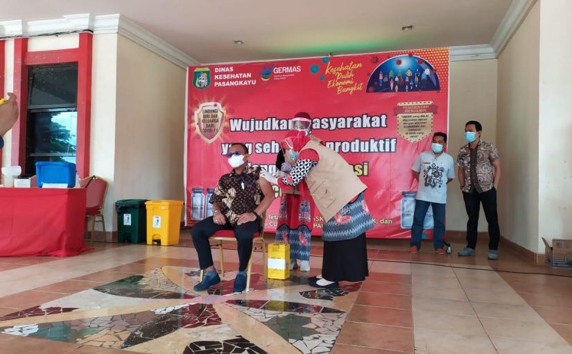 Vaksinasi Tahap Kedua di Pasangkayu Dimulai, Agus Ambo Djiwa Berharap Bisa Segera Menyasar Masyarakat Umum